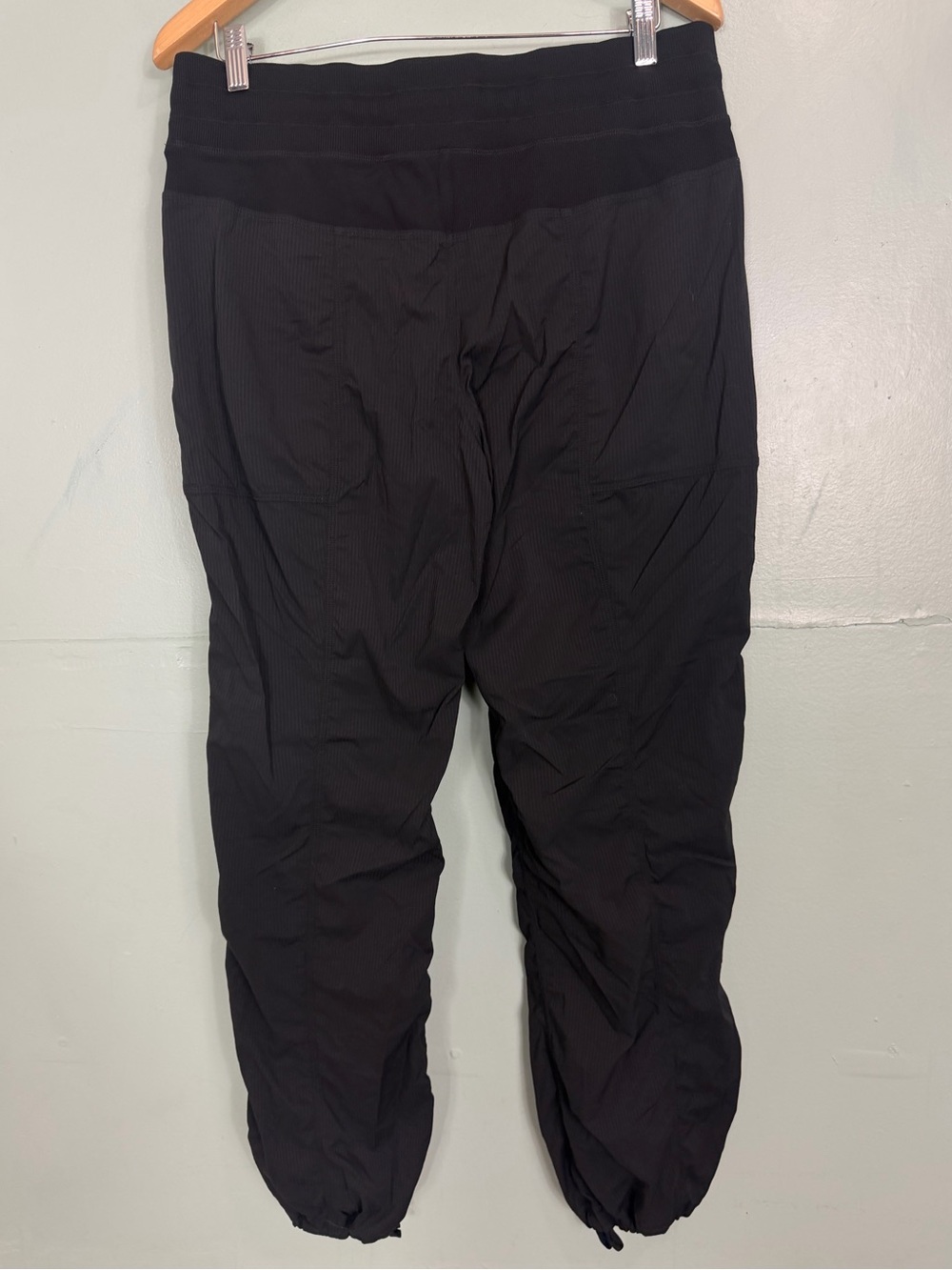 Lululemon Dance Studio Mid Rise Pant Regular Black Women Size 12 Joggers‎ - Picture 4 of 5